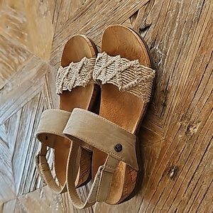 Bearpaw comfy footed macrame sandals 6